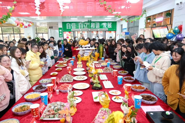 我校舉辦校園美食節食堂廚師廚藝大賽